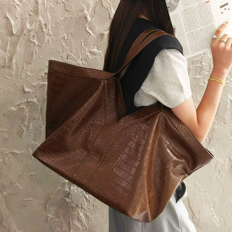 Borse Tote Oversize con Motivo - Luxury Bags Of 2026 recensione e prezzo